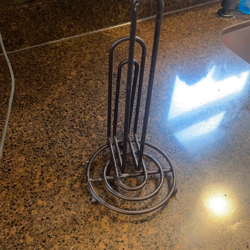 Paper towel holder